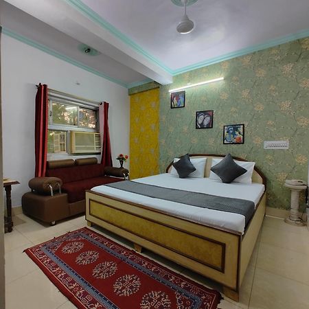 Hotel Swarajya Palace Agra Kültér fotó