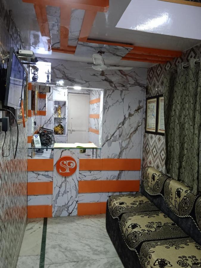 Hotel Swarajya Palace Agra Kültér fotó
