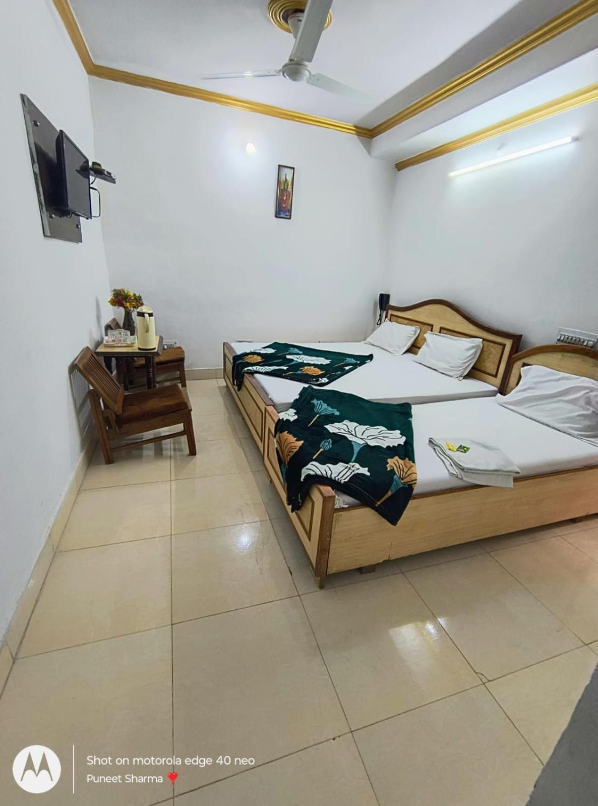 Hotel Swarajya Palace Agra Kültér fotó