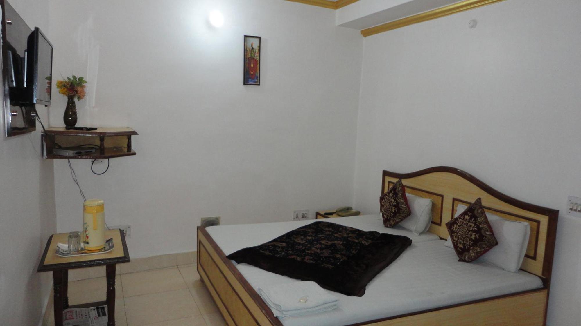 Hotel Swarajya Palace Agra Kültér fotó
