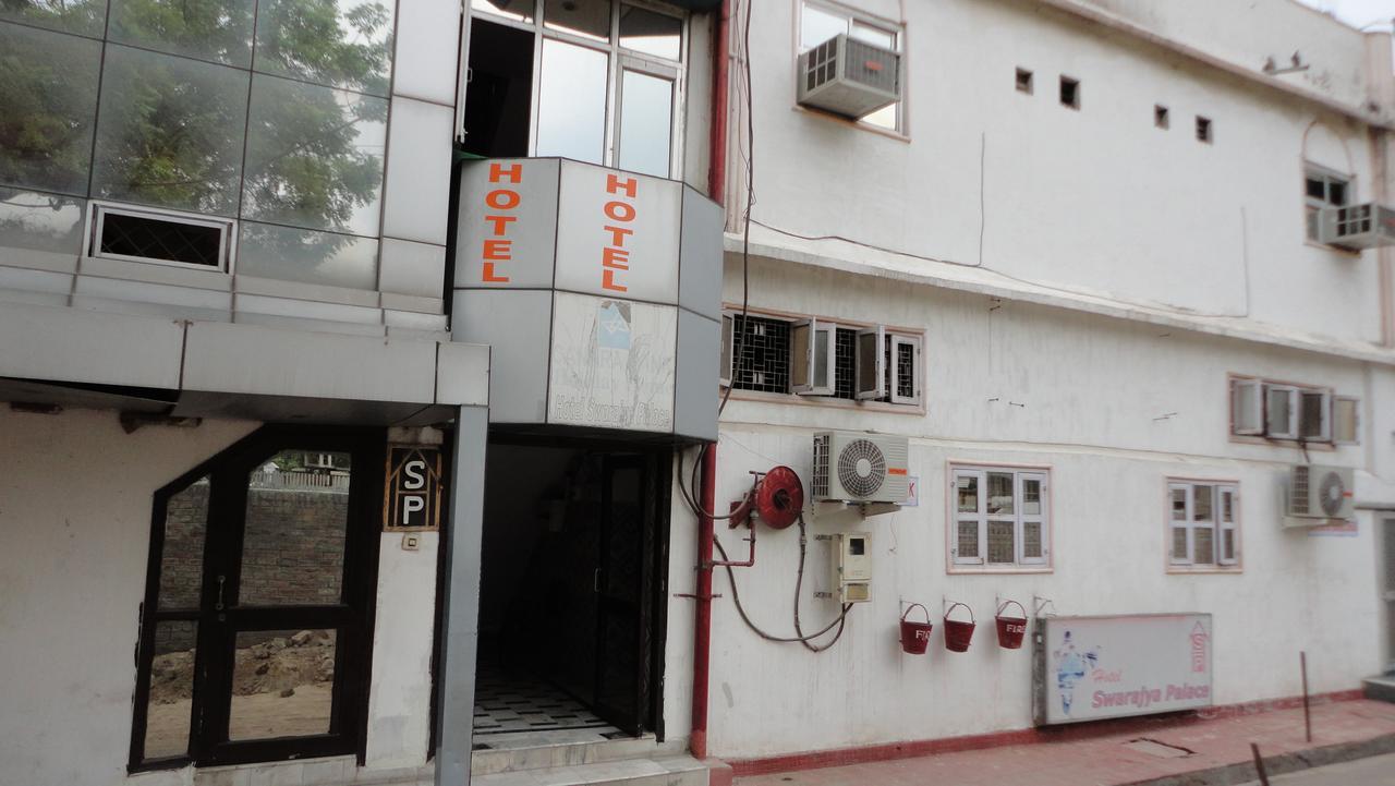 Hotel Swarajya Palace Agra Kültér fotó